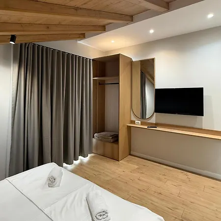 Airport Gate 3* Rinas